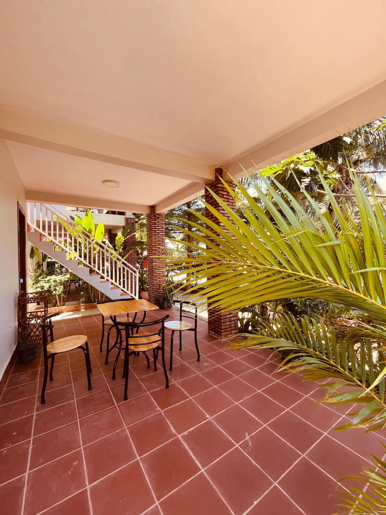Coconut Lodge Kampot Exterior photo